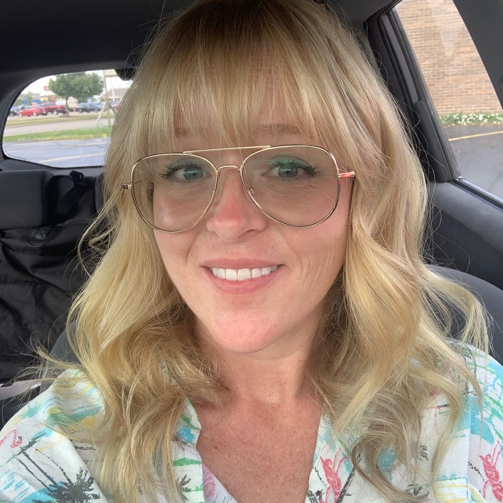 Meet your Posher, Stephanie